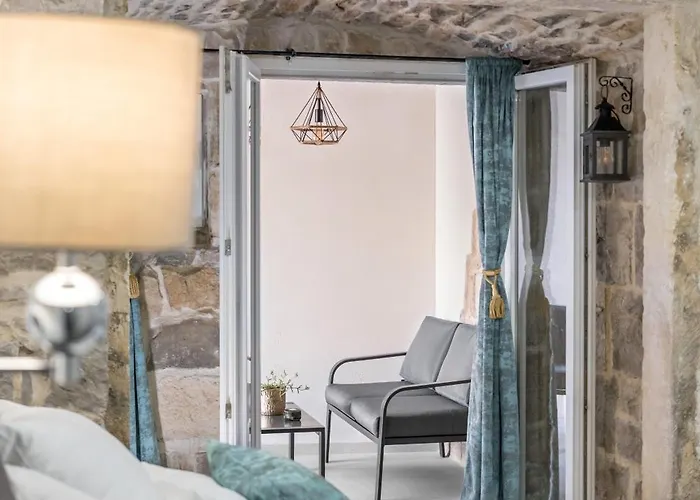 Heritage Apartman Geza In Centar With Private Parking