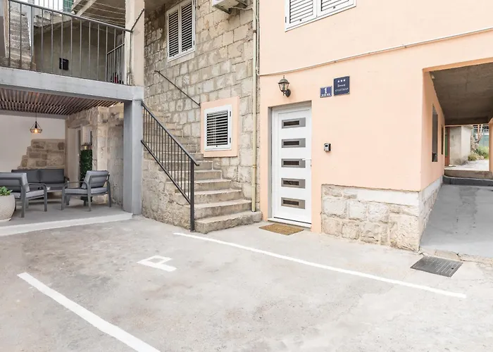Heritage Apartman Geza In Centar With Private Parking