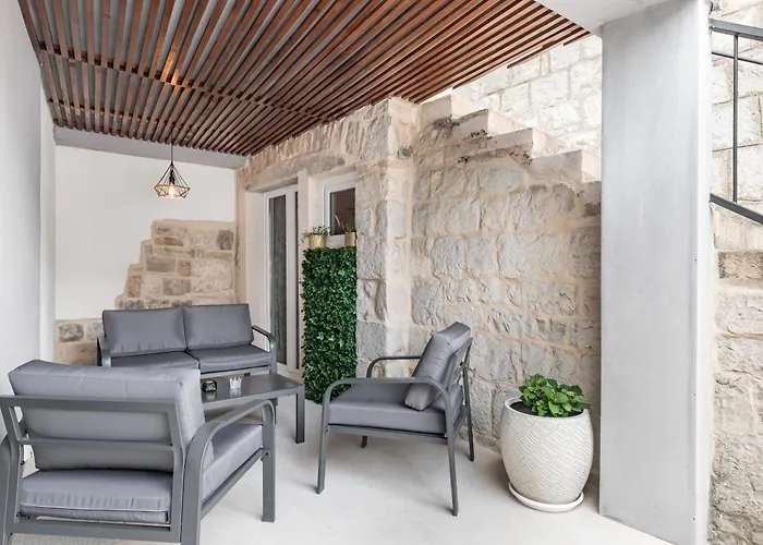 Heritage Apartman Geza In Centar With Private Parking