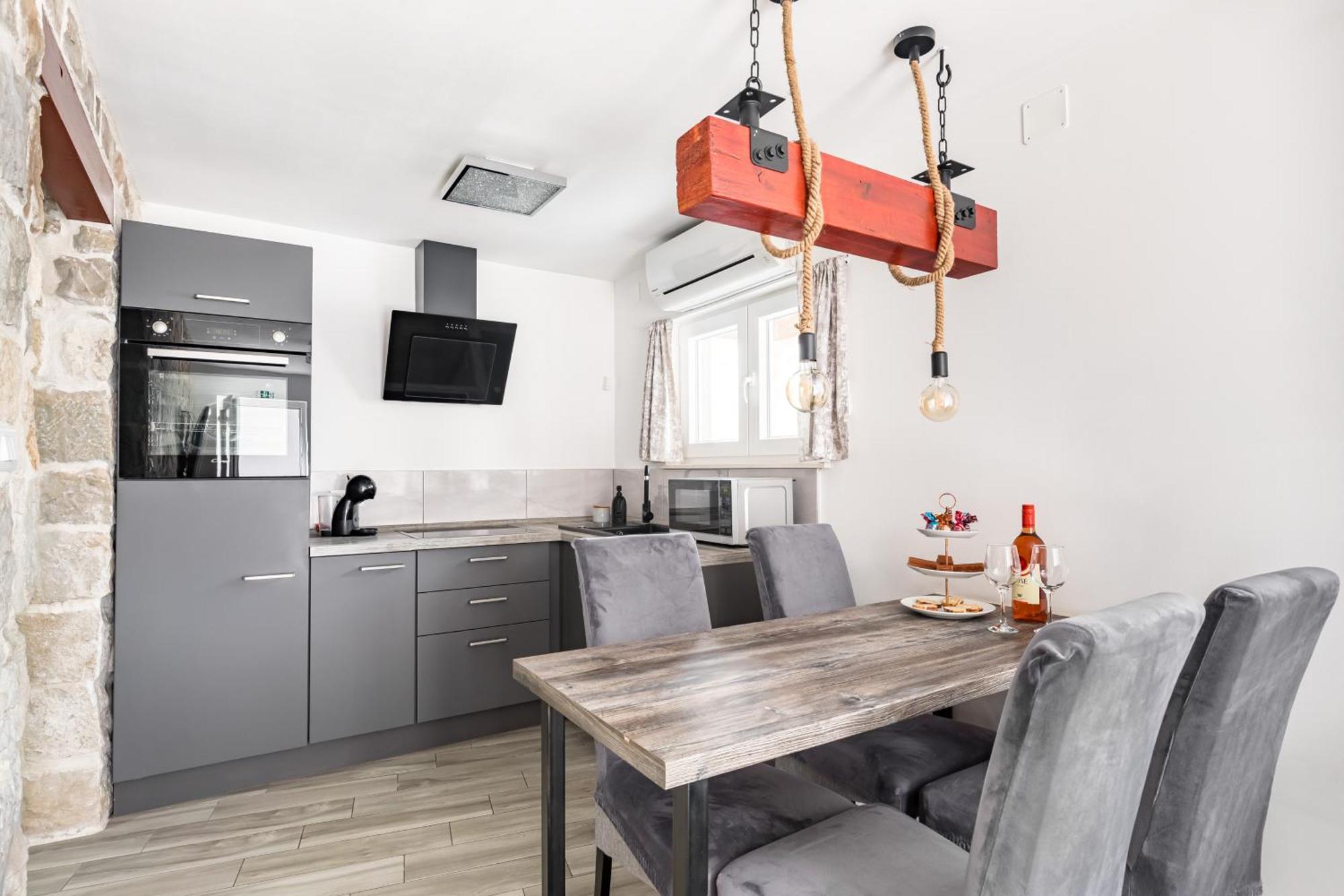 Heritage Geza In Centar With Private Parking *