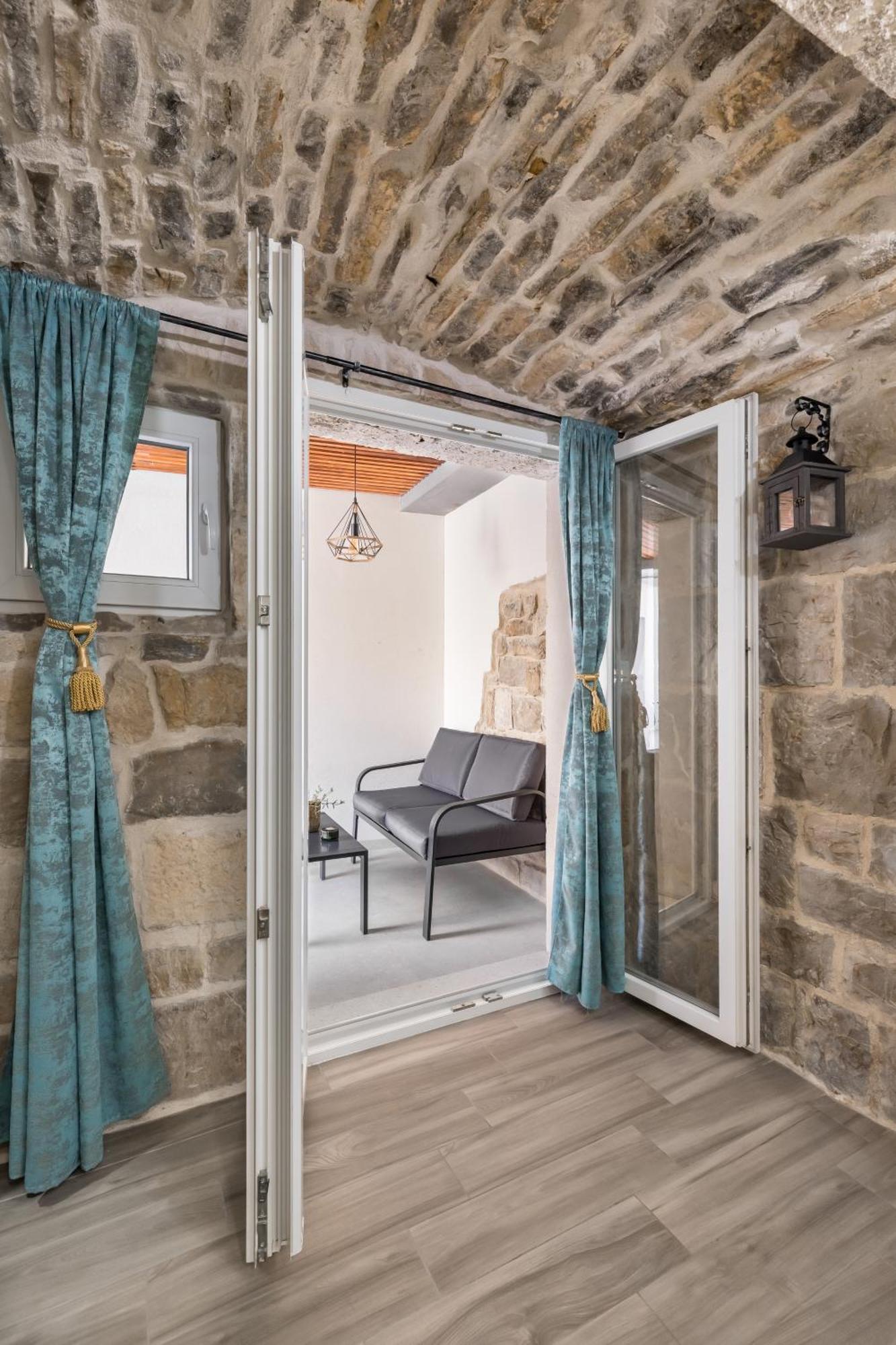 Heritage Geza In Centar With Private Parking * Kastela