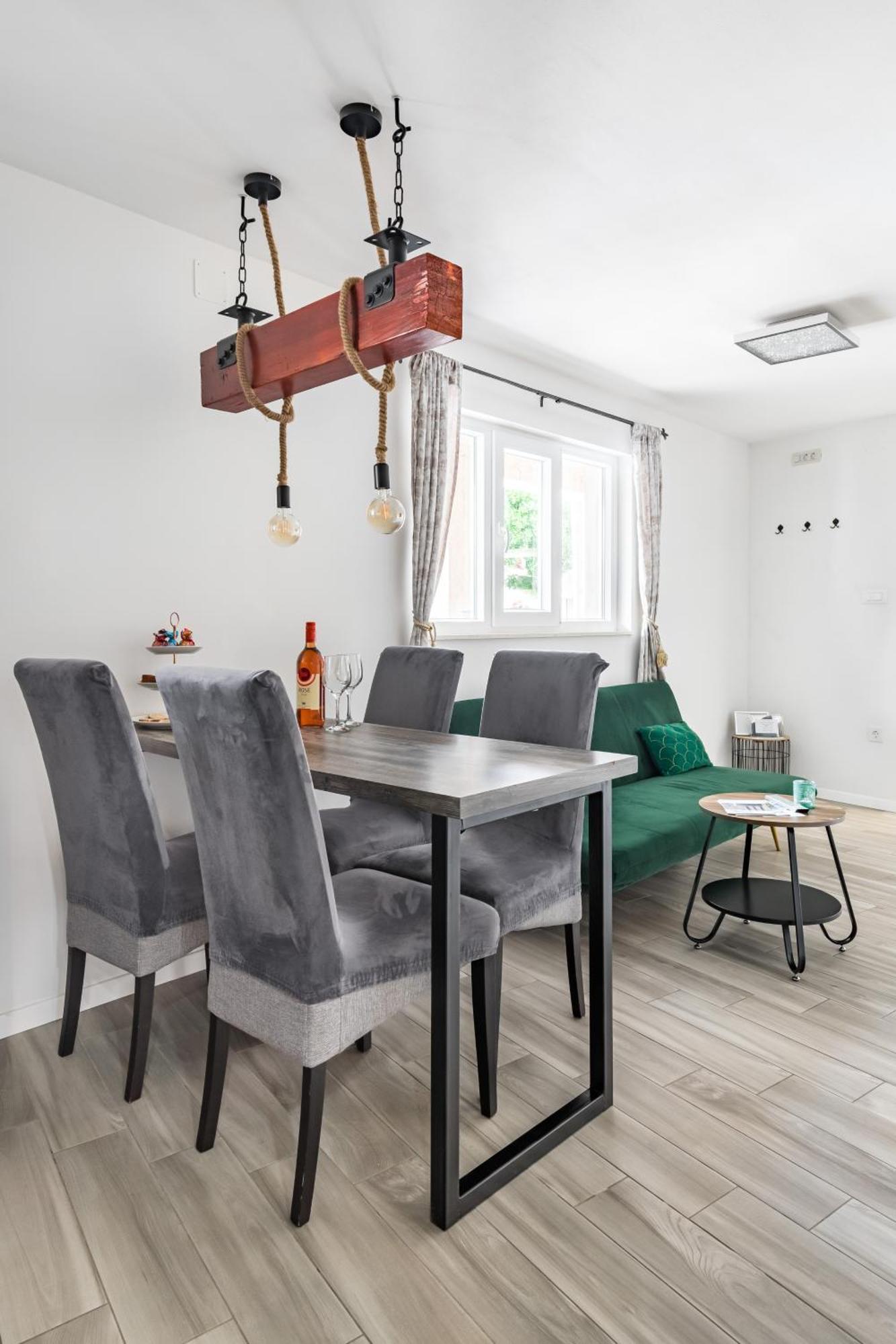 Apartment Heritage Geza In Centar With Private Parking *