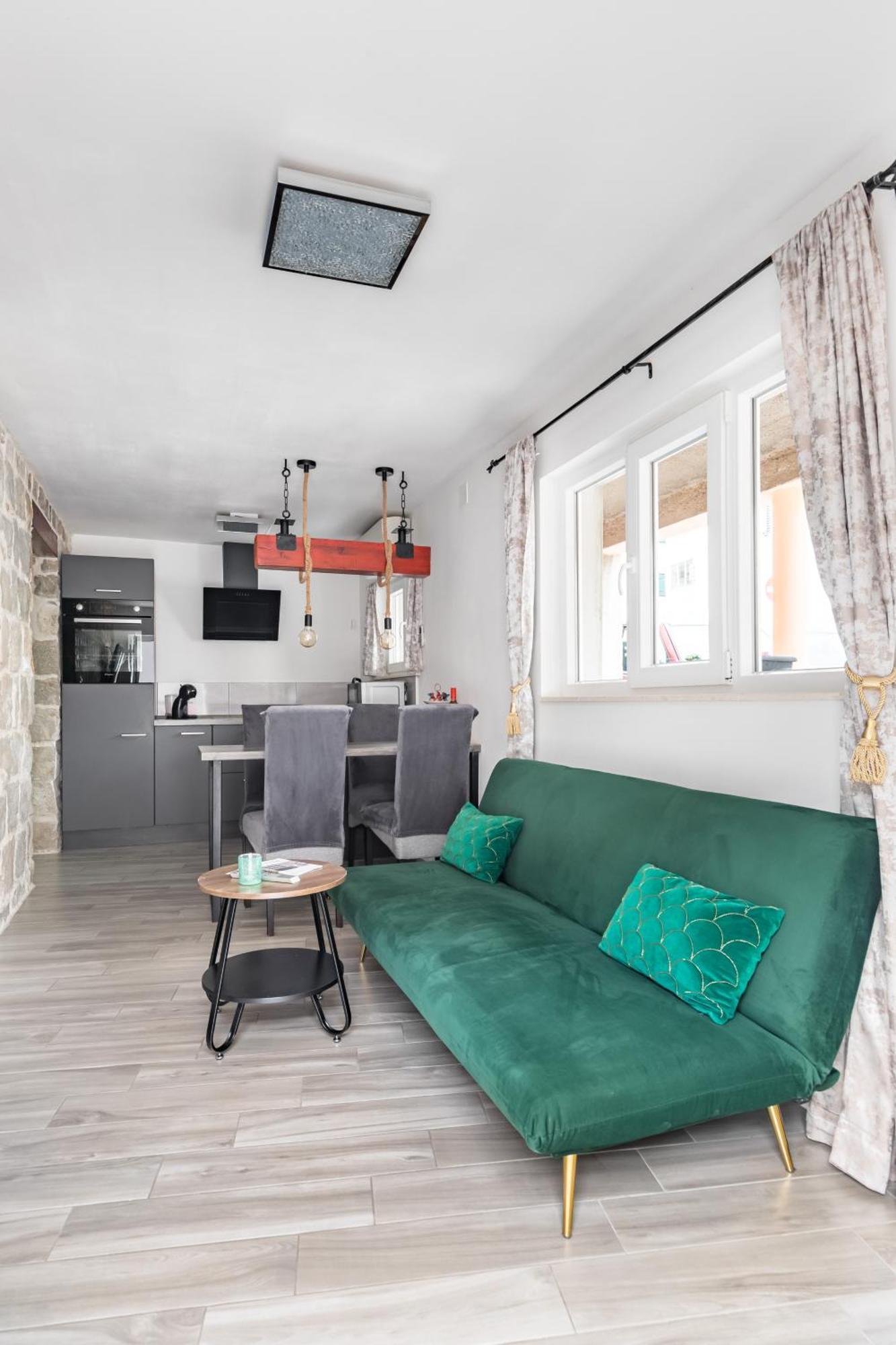 Heritage Geza In Centar With Private Parking Apartment