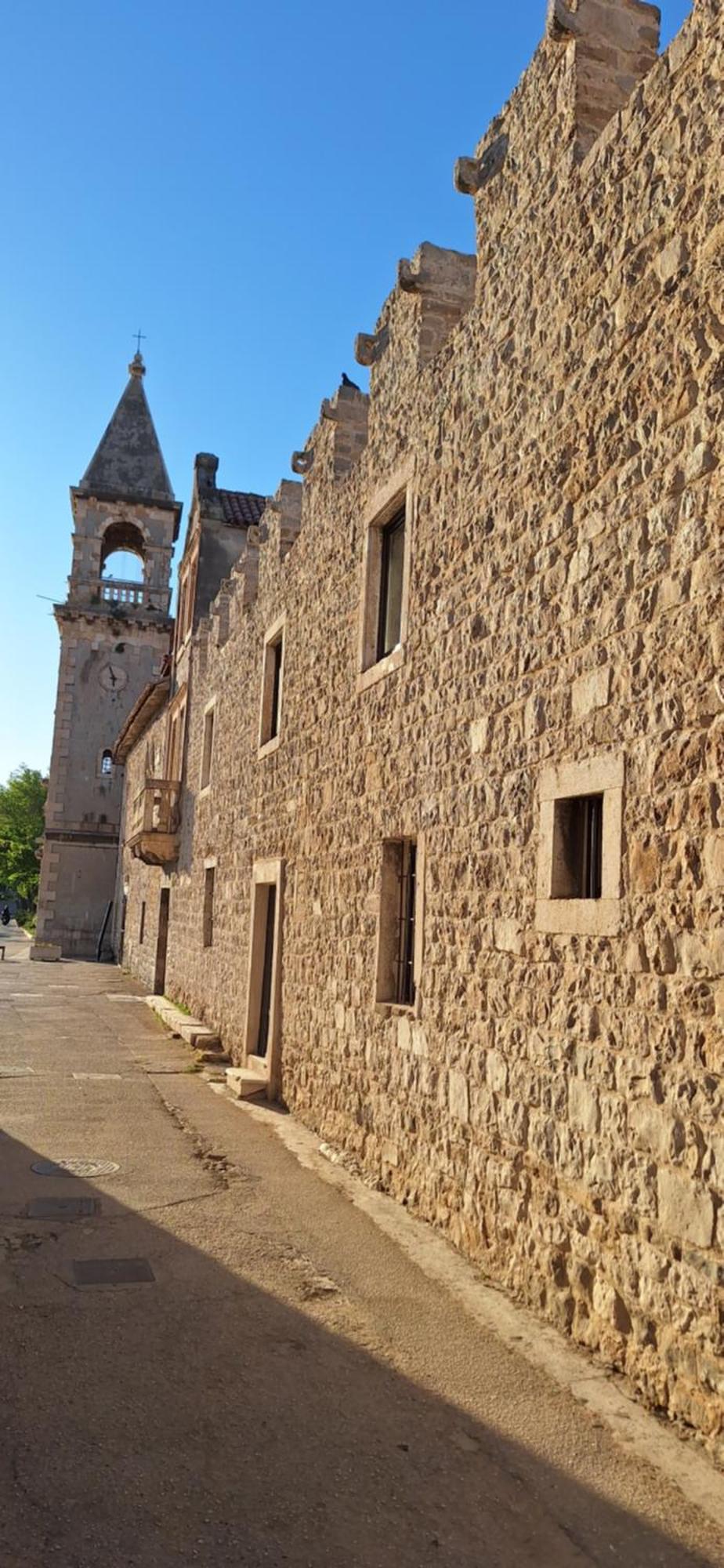 Heritage Geza In Centar With Private Parking Kastela